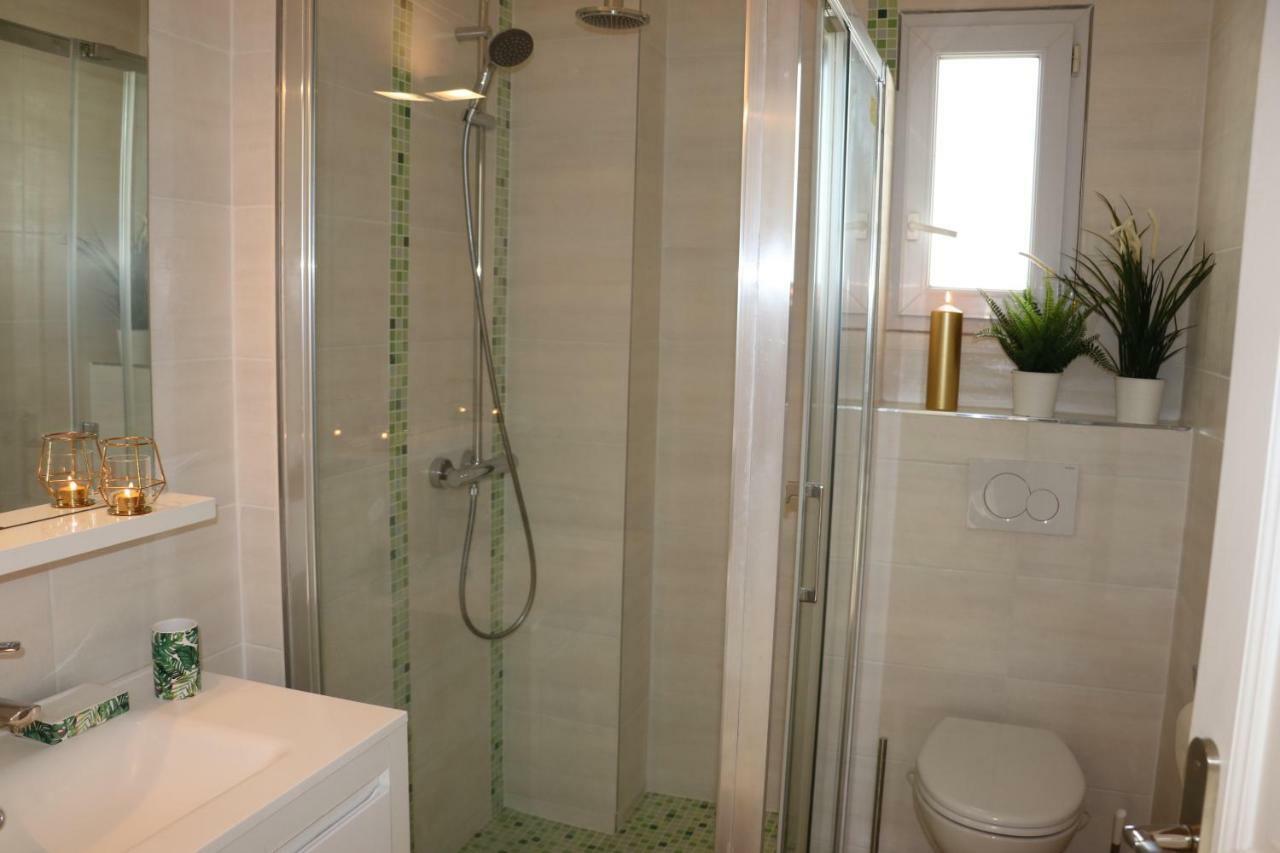 Lea De Paris Aparthotel Noisy-le-Grand Bagian luar foto