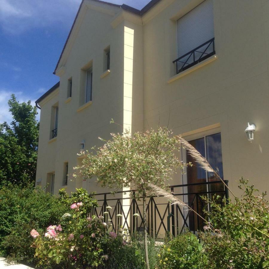 Lea De Paris Aparthotel Noisy-le-Grand Bagian luar foto
